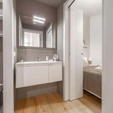 The Rent - In Corso Di Porta Vittoria * Milano